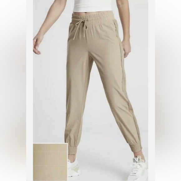 🤎 ATHLETA ✨ Tan Jogger Pants Sz 8 🩵 Lightweight Stretch Lounge Travel Pant - Picture 1 of 4
